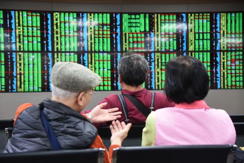 以伊衝突恐升溫!台積電終場收1035元 台股終場跌353點、失年線