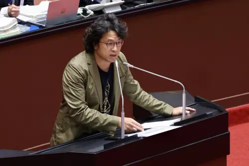 造謠者退出政壇!沈伯洋駁謠言 點名「2藍委」快辭職