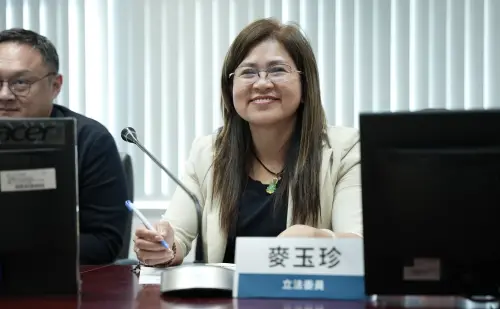 新住民立法委員麥玉珍肯定新住民朋友的發言。(圖/記者王郁勳攝於2025.05.19) ▲新住民立法委員麥玉珍肯定新住民朋友的發言。(圖/記者王郁勳攝於2025.05.19)